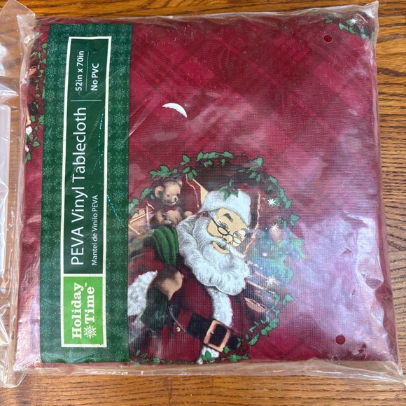 Holiday Time Other - Vintage Santa vinyl table covering felt bottom reusable red tablecloth NWT